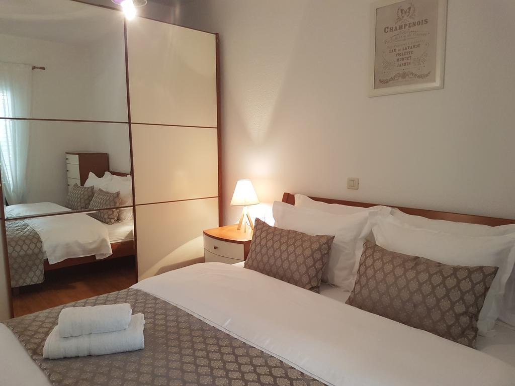 Apartmani Eterovic Baška Voda Extérieur photo